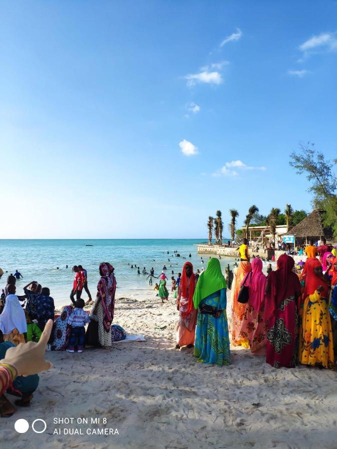 Aurora Beach Hotel นูงวี ภายนอก รูปภาพ