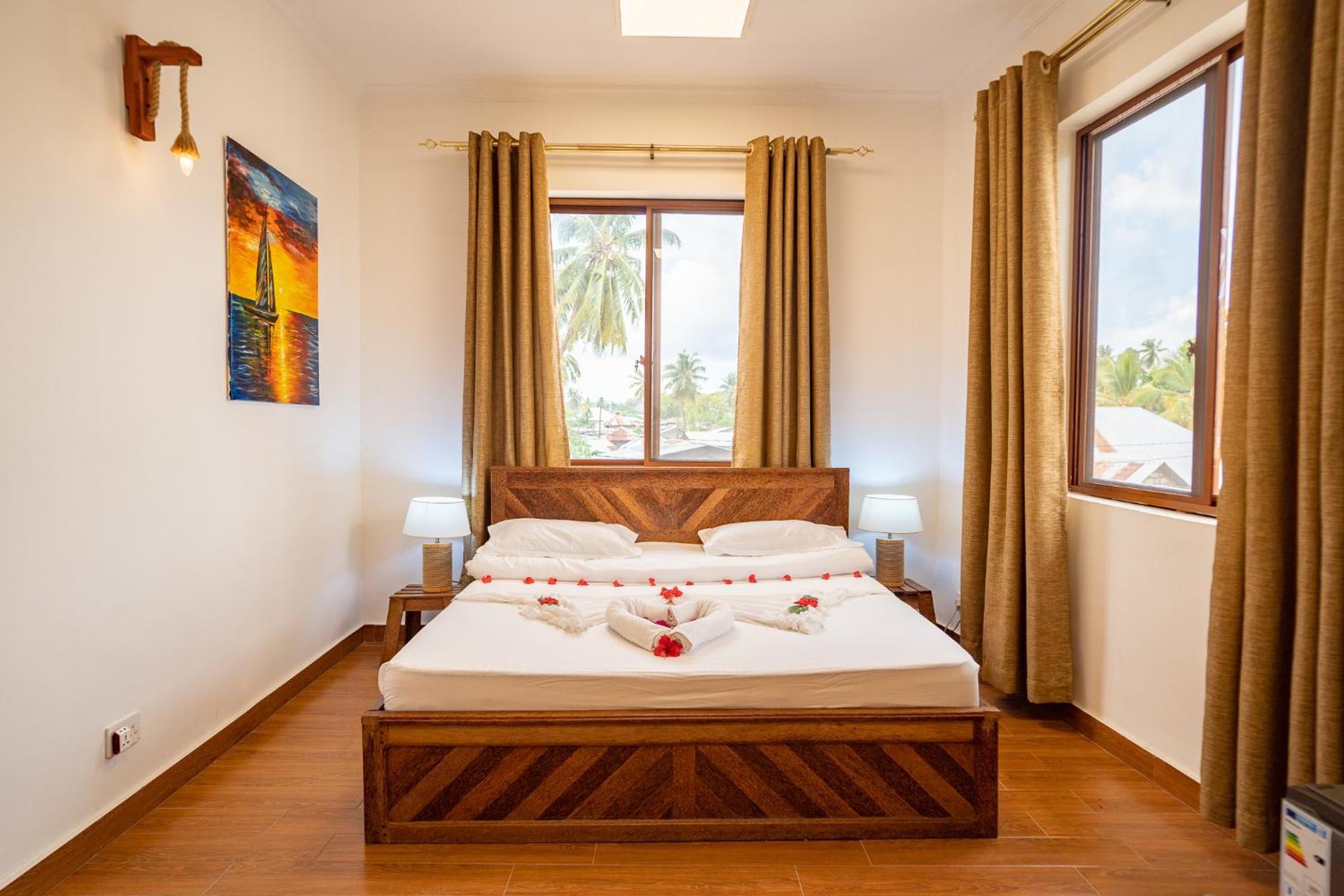 Aurora Beach Hotel นูงวี ภายนอก รูปภาพ