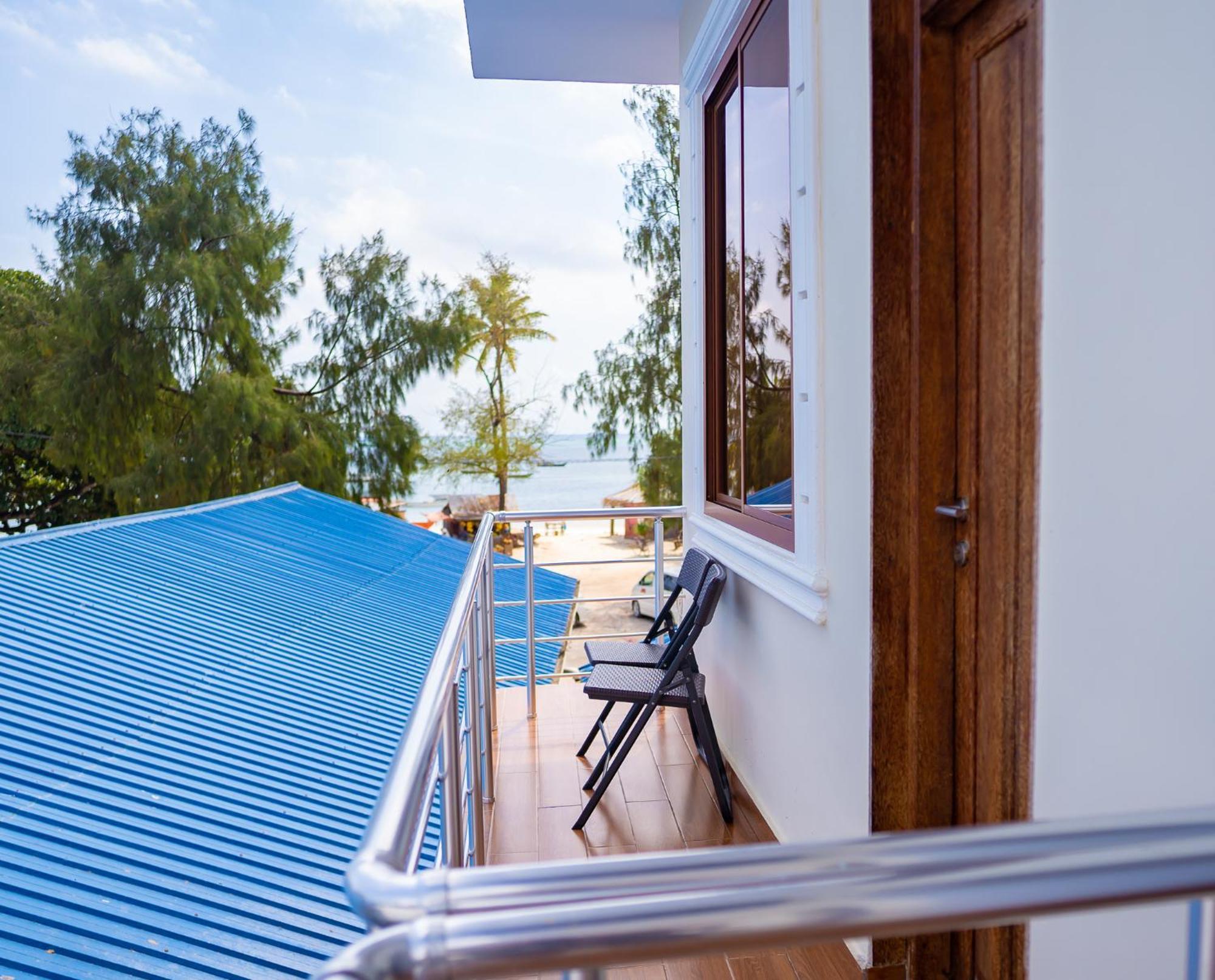 Aurora Beach Hotel นูงวี ภายนอก รูปภาพ
