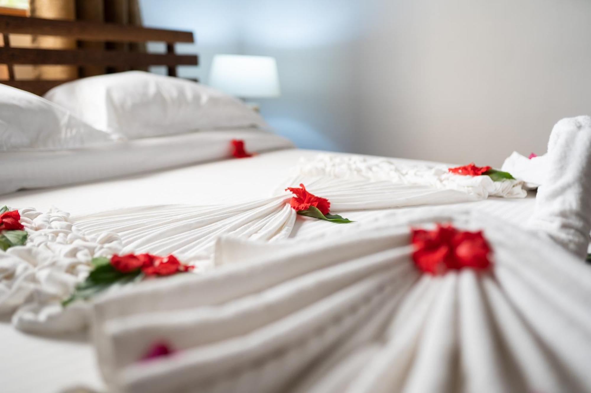 Aurora Beach Hotel นูงวี ภายนอก รูปภาพ