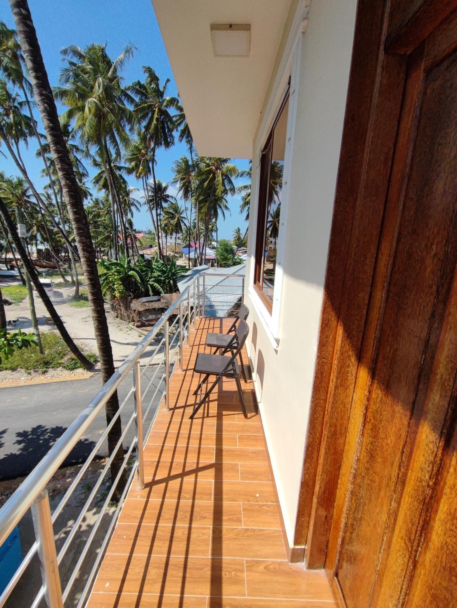 Aurora Beach Hotel นูงวี ภายนอก รูปภาพ